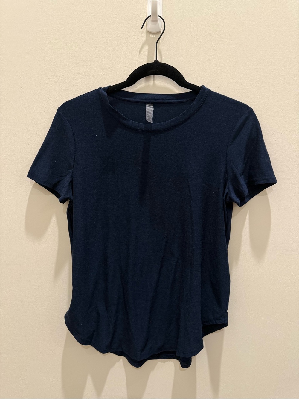 Beyond Yoga Women's Navy Featherweight On The Down Short Sleeve Top Size Small